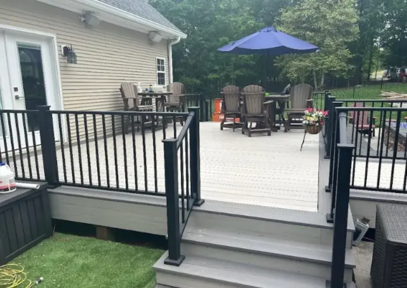 Custom composite deck builder in Northlakes NC by Deck Unique